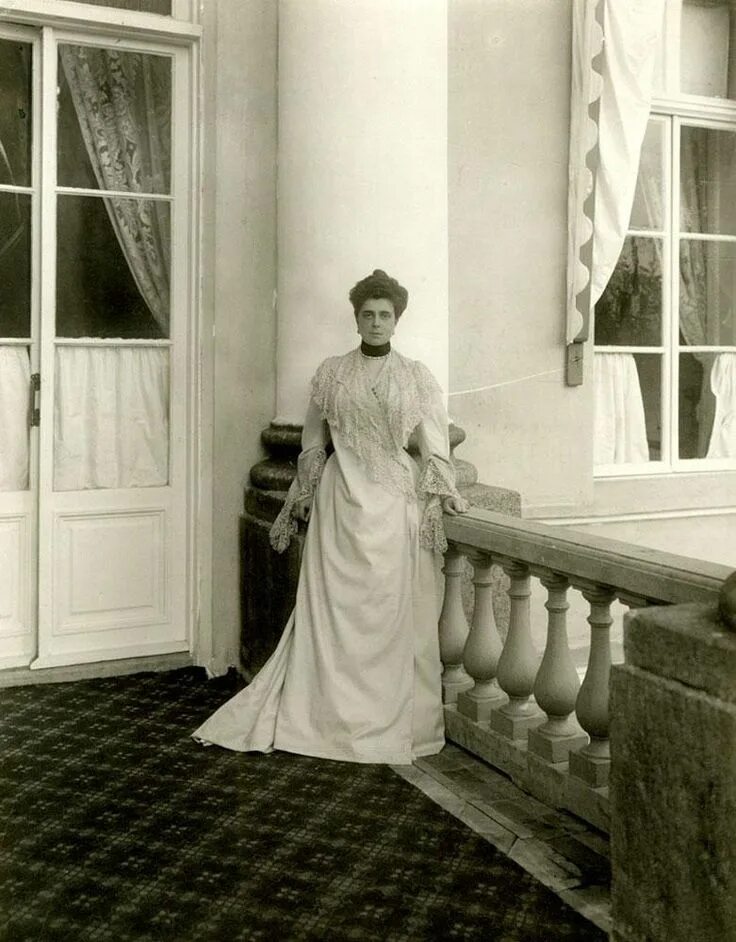Contract grand duchess