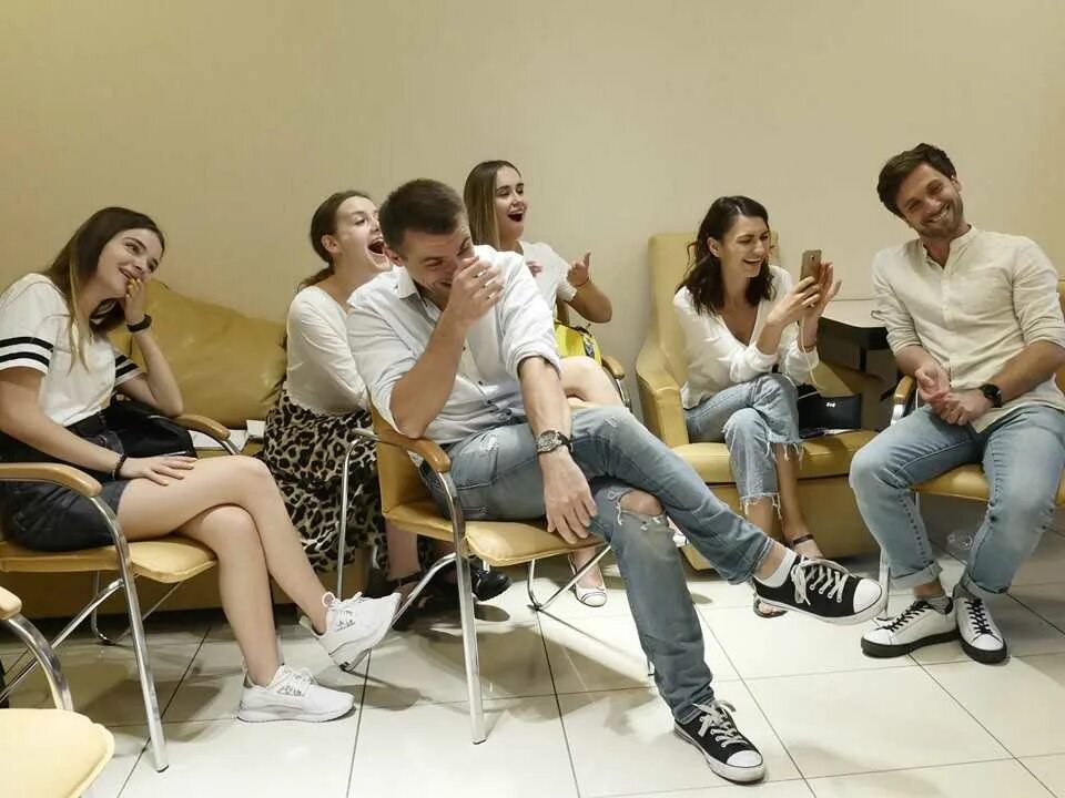 Высшее образование сериал. Актрисы без актерского образования. Артистки без актерского образования. Какими качествами нужно обладать чтобы стать актрисой. Данила козловский духлесс.