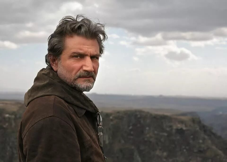 Армянский кинорежиссер 5. Продюсер сарик. Армянский кинорежиссер 5. Продюсер сарик андреасян. Сарик андреасян фото.