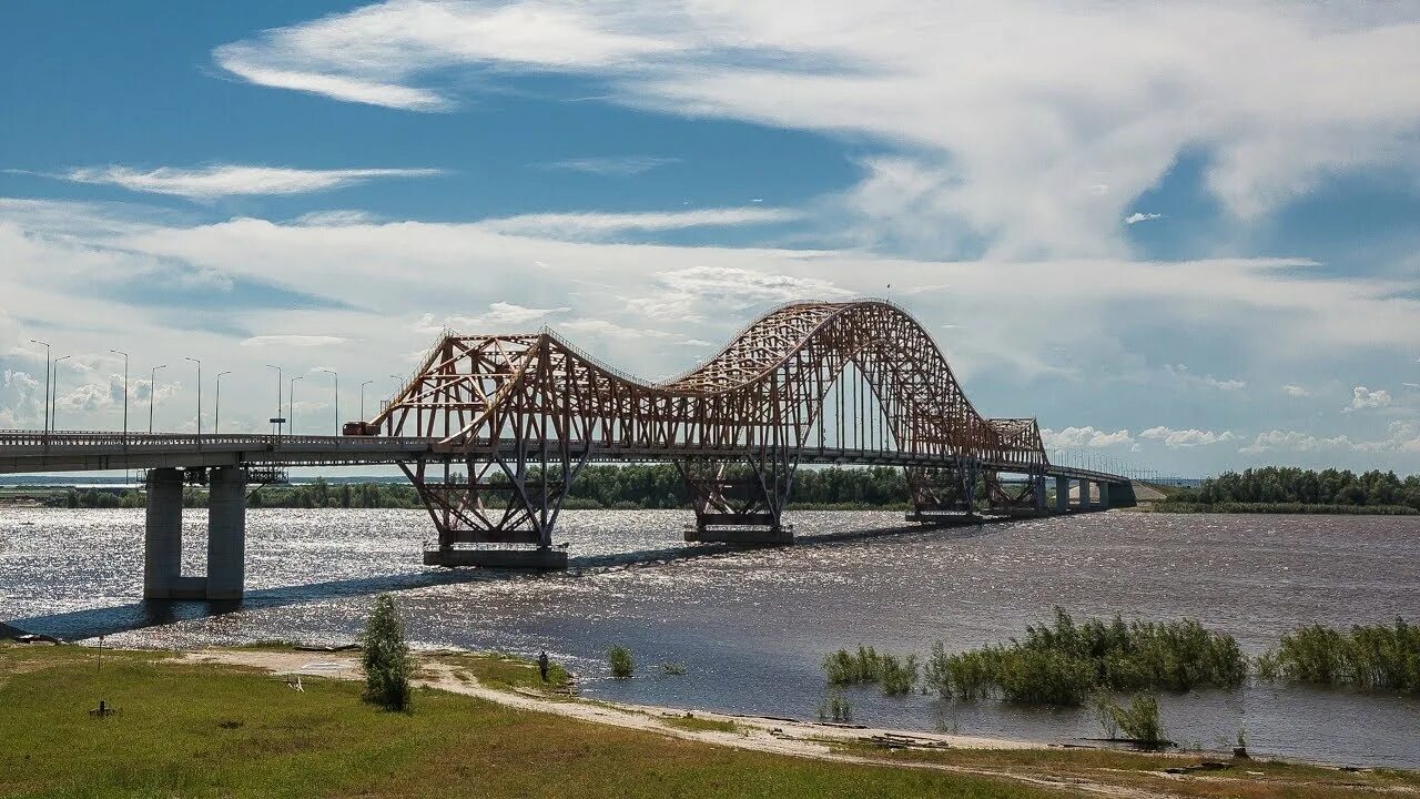 Ханты-Мансийск мост красный дракон. Река Иртыш Ханты-Мансийск. Ханты-Мансийск мост через Иртыш. Красный дракон мост через Иртыш. Мосты на оби