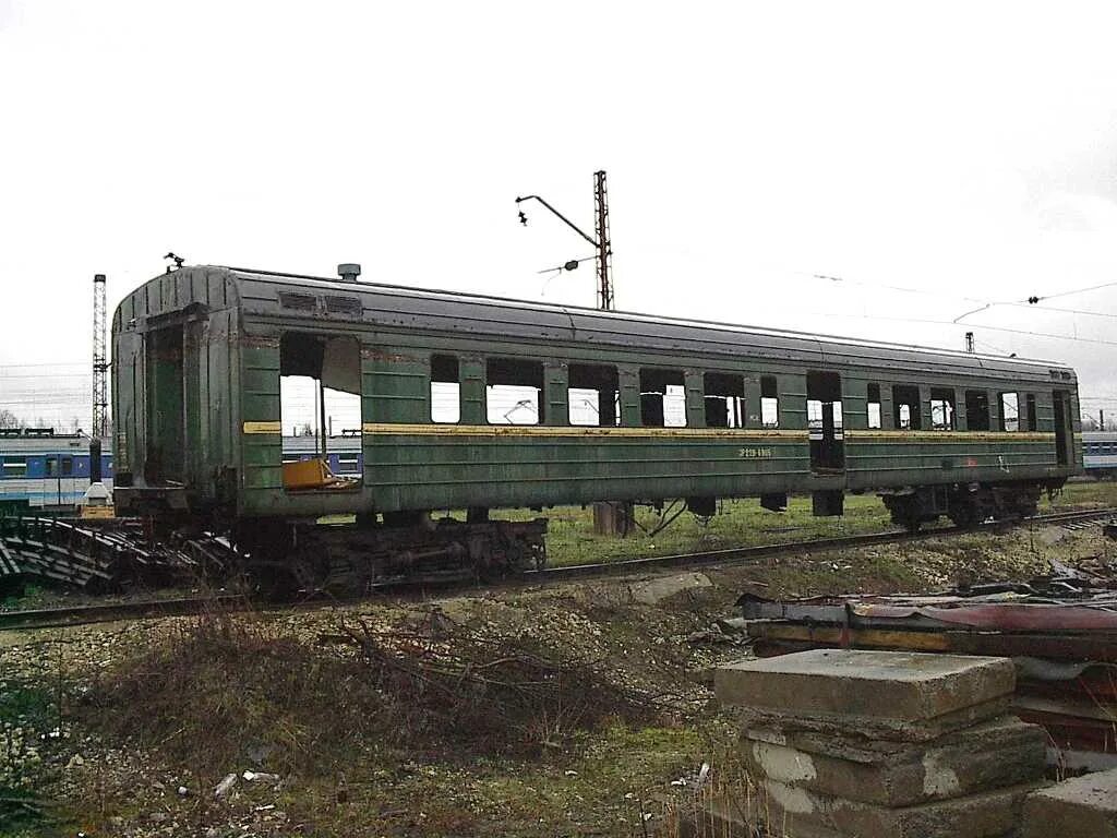 Списанные пассажирские вагоны. Эр22м депо Брянск. Р-22 вагон. Эр2 пассажирский вагон электричка. Эр 1 прицепной вагон.