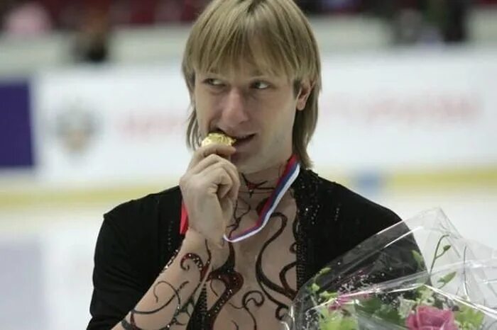 Звезды российского спорта. Alexander ovechkin зубы. Звезды российского спорта. Звезды российского спорта. Знаменитые спортсмены портреты.