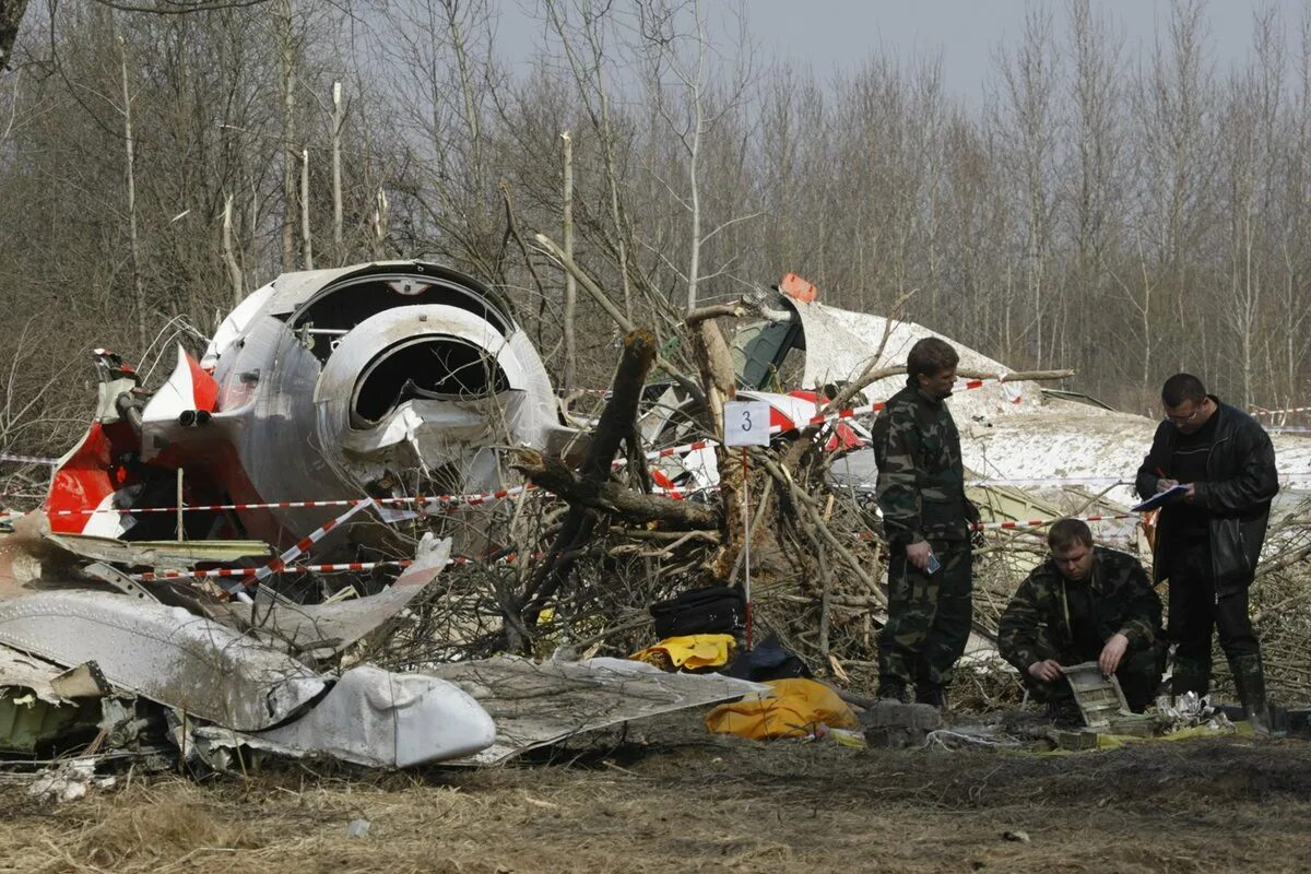 Катастрофа ту-154 в Смоленске 2010. Смоленск Лех Качиньский катастрофа. Ту 154 Качиньского крушение. Катастрофа ту-154 в Смоленске. 30 апреля 2010