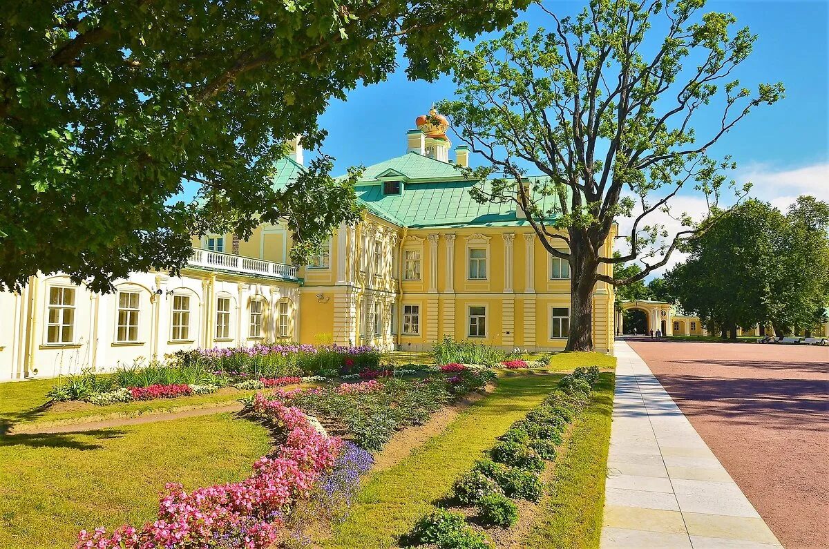 Частная школа-пансион мгу им. Рапсодия отель санкт-петербург. Мичуринский проспект 34 отель. Ломоносов дом 5 отель. Меншиковский дворец ломоносов.