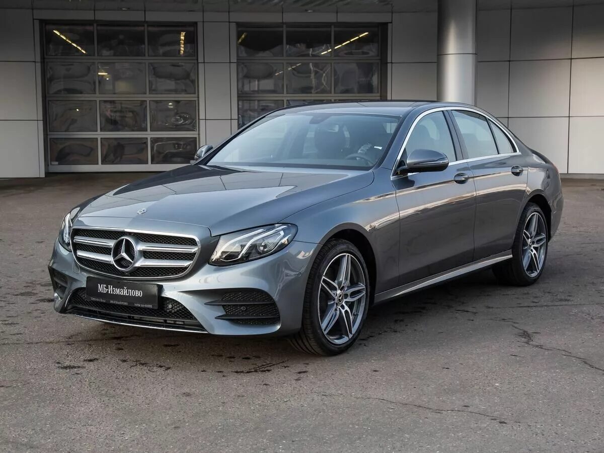 Мерседес е200 серый. Mercedes Benz e200. Мерседес Бенц е200 2019. Mercedes e class 2019.