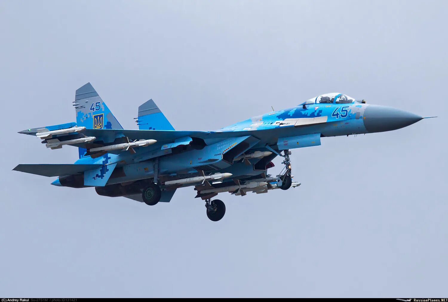 Су 27 1. Истребитель Су-27. Су-27 ВВС Украины. Су-27 ВСУ. Су-27см 51 борт.