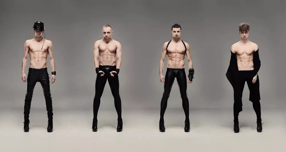 Танец на каблуках мужчины. Группа Kazaky.