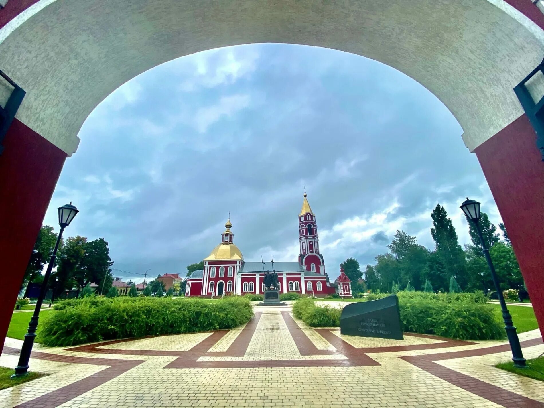 Борисоглебск на сутки. Борисоглебск воронежская область. храм бориса и глеба в борисоглебске воронежской области. достопримечательности борисоглебска воронежской. город борисоглебск сквер.