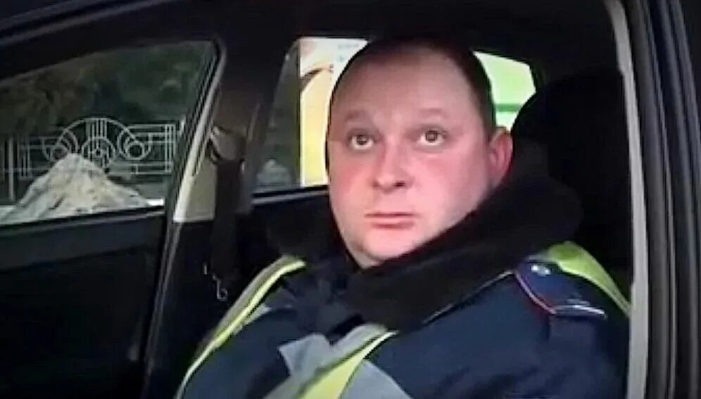 Сотрудник гибдд. Красивый гаишник. Лицо гаишника. Злой гаишник. Лицо мента.