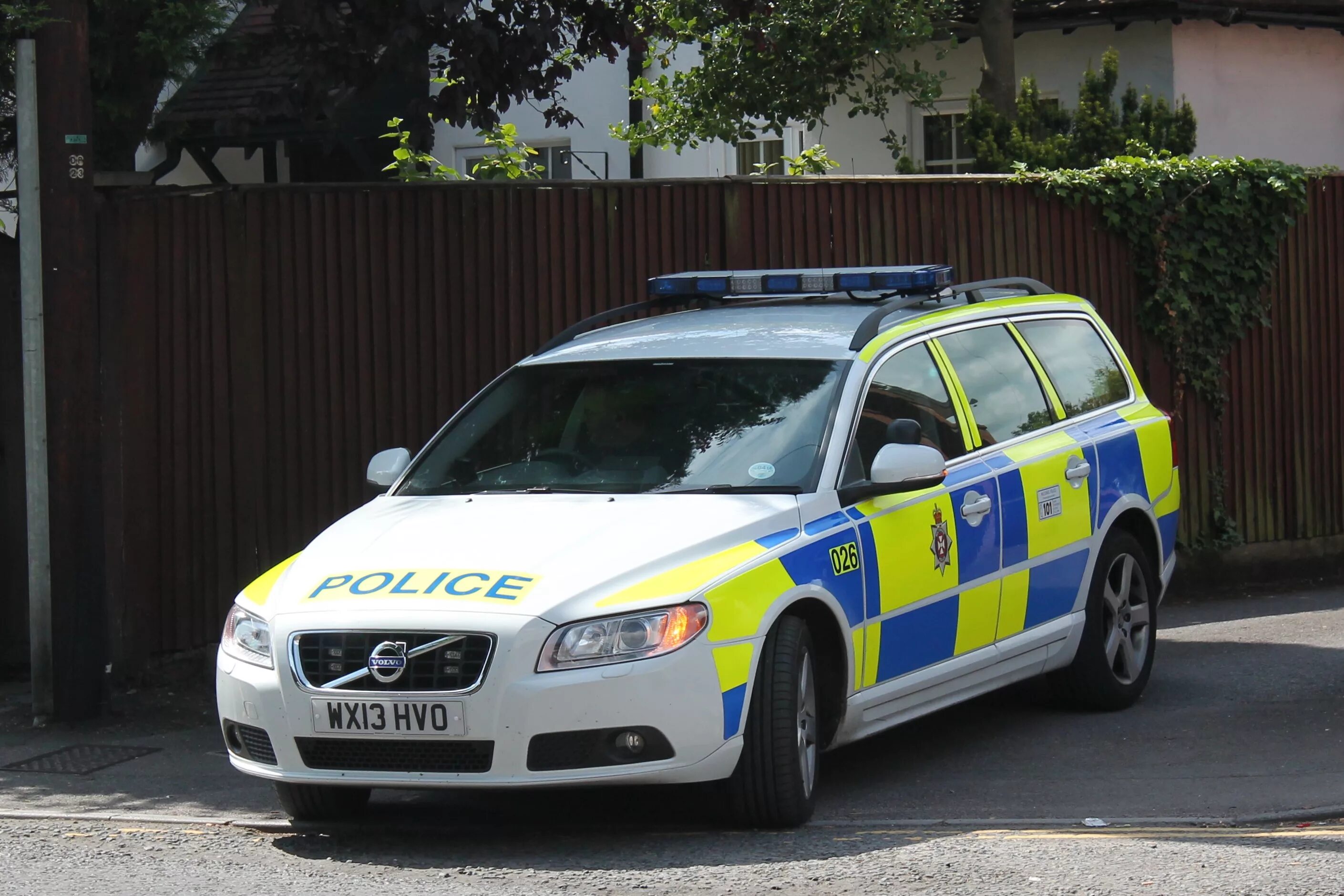 Вольво s80 Police car. Volvo xc70 полиция. Volvo v70 полиция. Volvo v70 London Police 2003.
