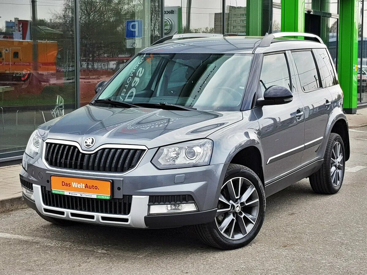 Шкода йети купить нижний. Шкода Шкода Йети. Skoda Yeti Рестайлинг. Шкода Йети 1. Шкода етти 2015.