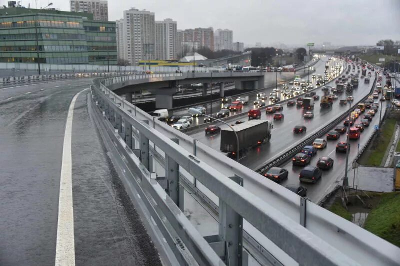 Дорожные развязки москвы. Развязка дунайский московское шоссе 2020. Пересечение мкад и дмитровского шоссе. Съезд с эстакады. Съезд со мкада на боровское шоссе.