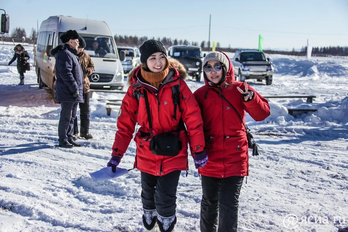 Оймякон погода сегодня. Оймякон сейчас. Оймякон путешествие. Аэропорт Оймякон. Оймякон самолет.