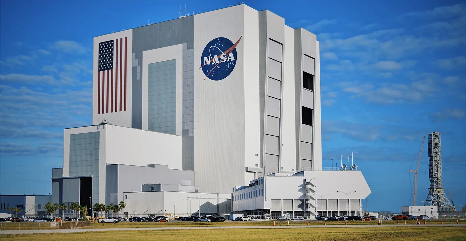 Где находится космический центр. Здание вертикальной сборки nasa. космический центр кеннеди (сша). мыс канаверал здание вертикальной сборки. космический центр кеннеди здание вертикальной сборки.