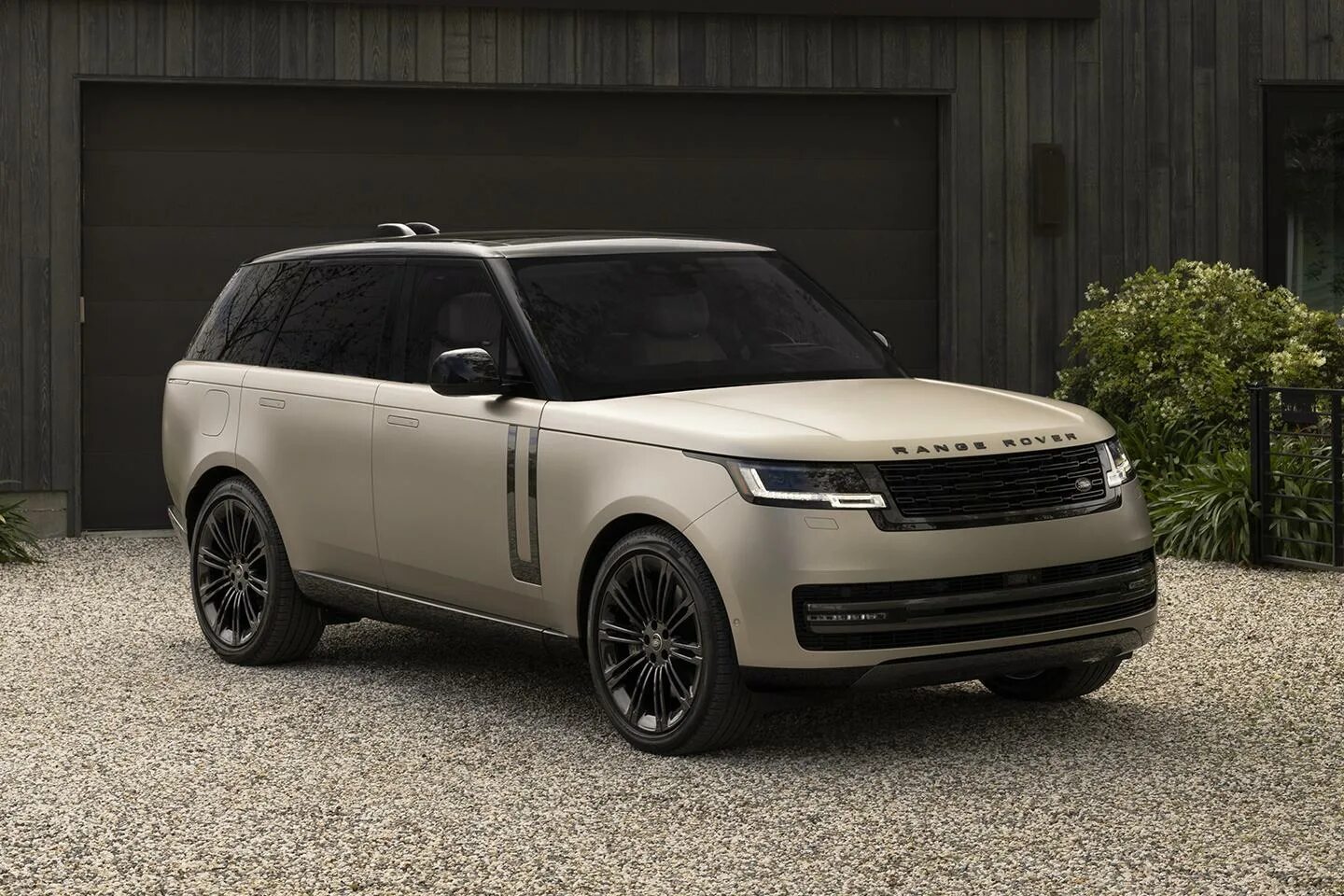 Рейндж Ровер 2023. Ленд Ровер Рендж Ровер 2023. Range Rover l460. Range Rover 2022. Купить рендж ровер 2023