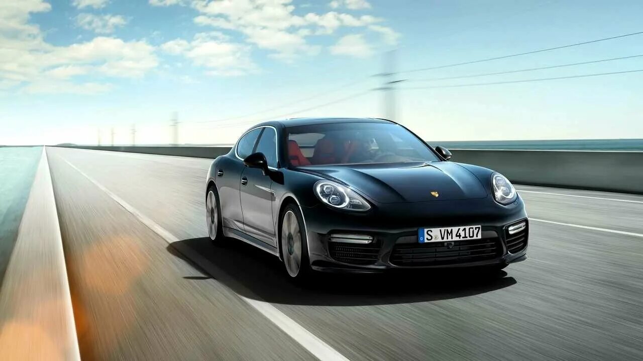 Porsche panamera 2023. Мерседес панамера. Машина похожая на панамеру. Porsche panamera автомобили porsche. Машина porsche panamera 2000.