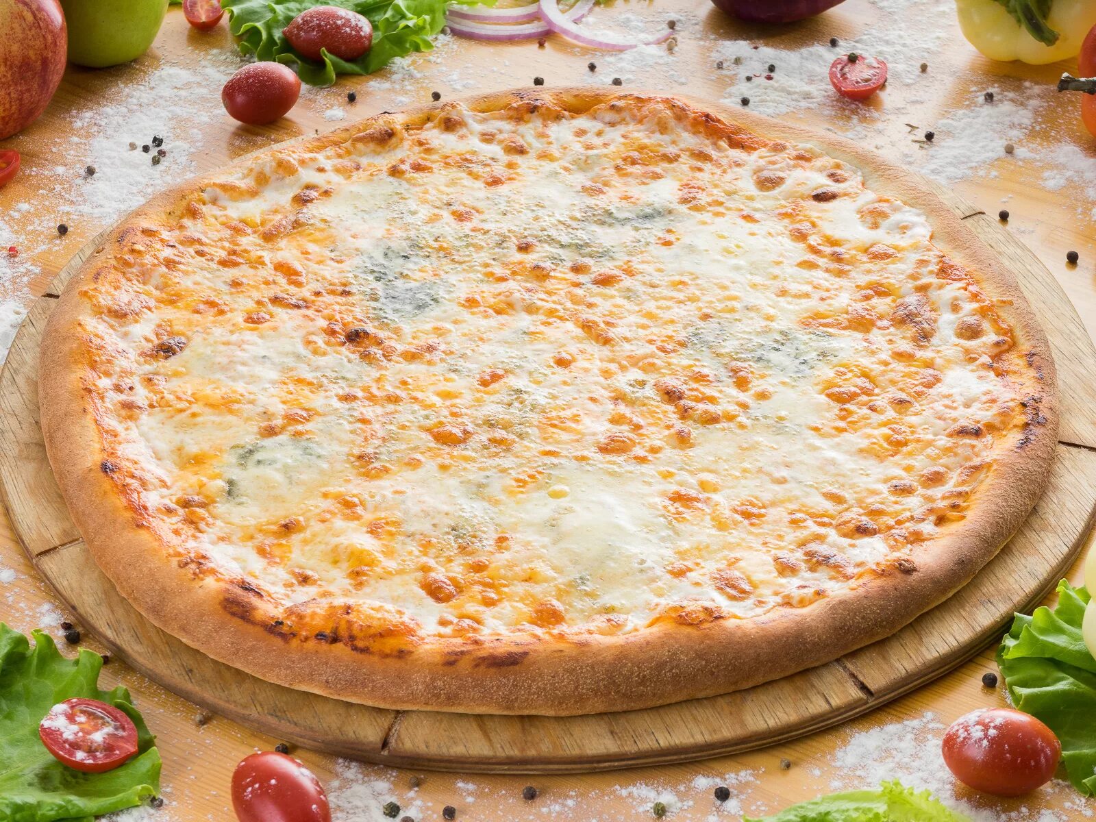Сырная пицца. Пицца 4 сыра. Итальянская пицца 4 сыра. Сырная пицца 4 сыра. Основа для пиццы.