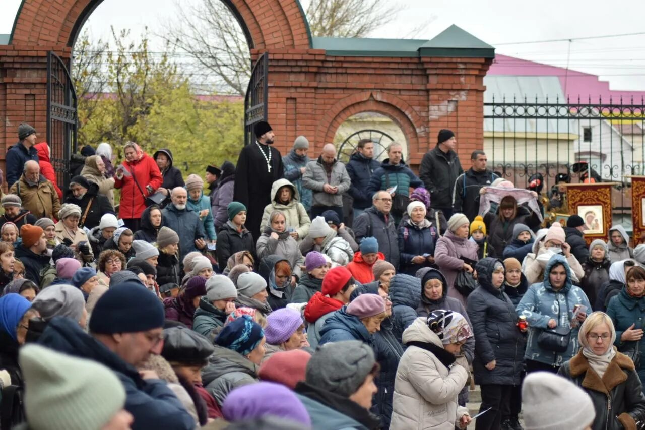Тысячи саратовцев устроили крестный ход Новости Саратова и Саратовской области с