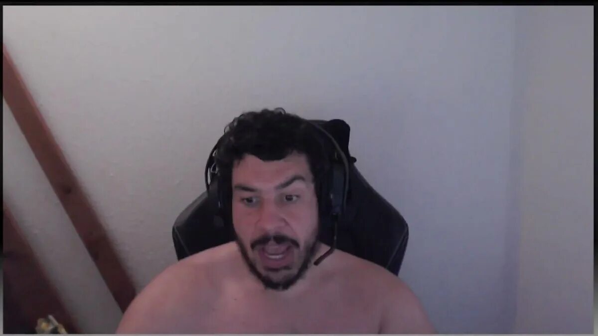 Greekgodx. Greekgodx похудел. Стример ушел на свою. Стример ушел кушать.