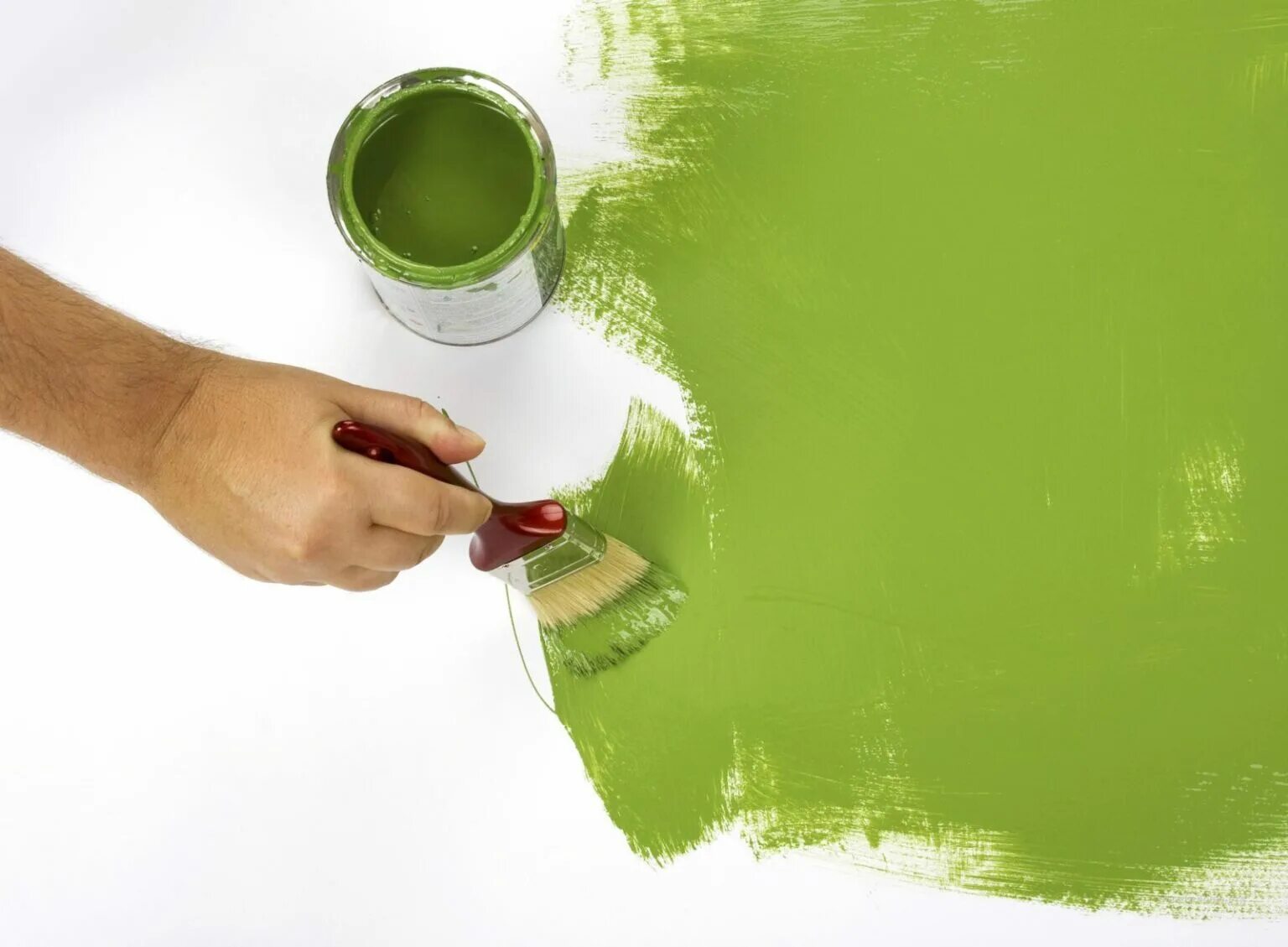 Крашенный масляной. Зеленая водоэмульсионная краска. Кисти и краски. Экологичная краска. Кисточка для покраски стен.