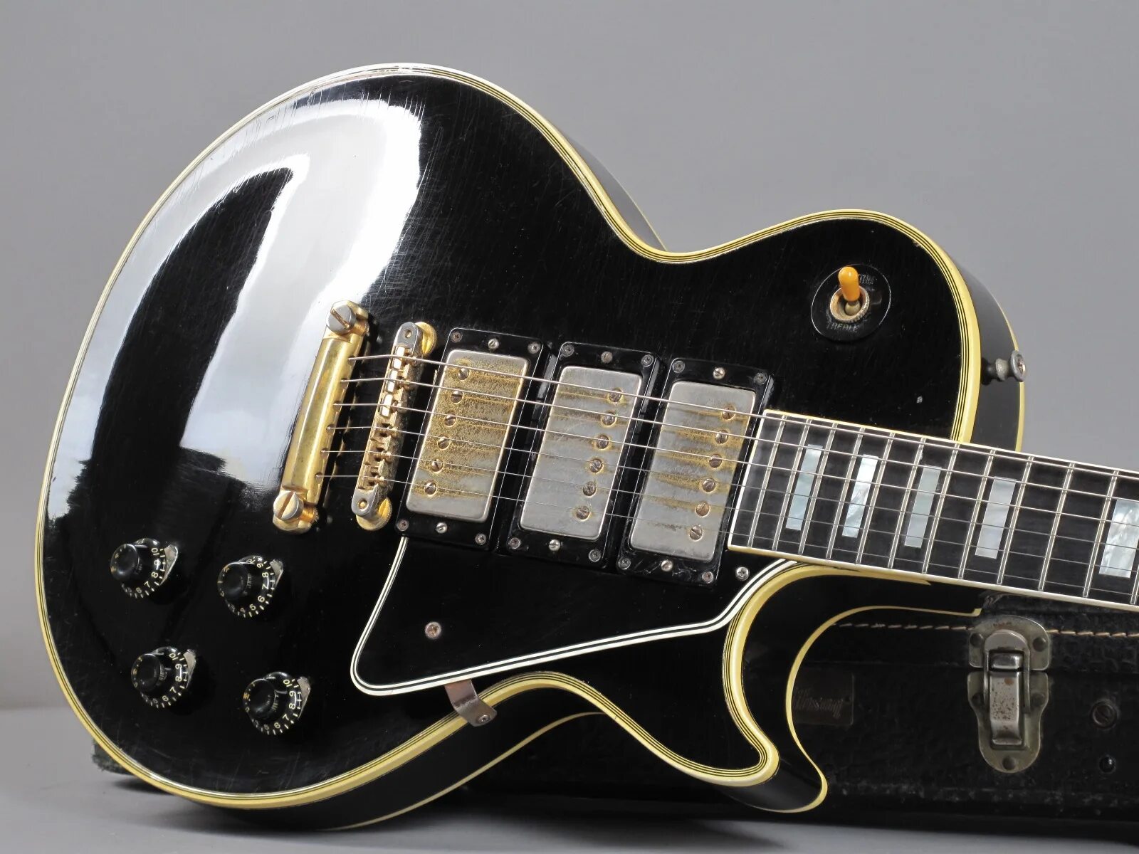 Gibson les paul custom 1973. Gibson les paul custom black beauty. Les paul black beauty. Gibson les paul custom black. Gibson les paul custom.
