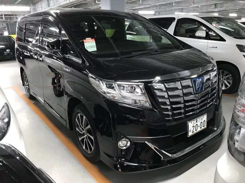 Toyota Alphard нового поколения получил российский ценник