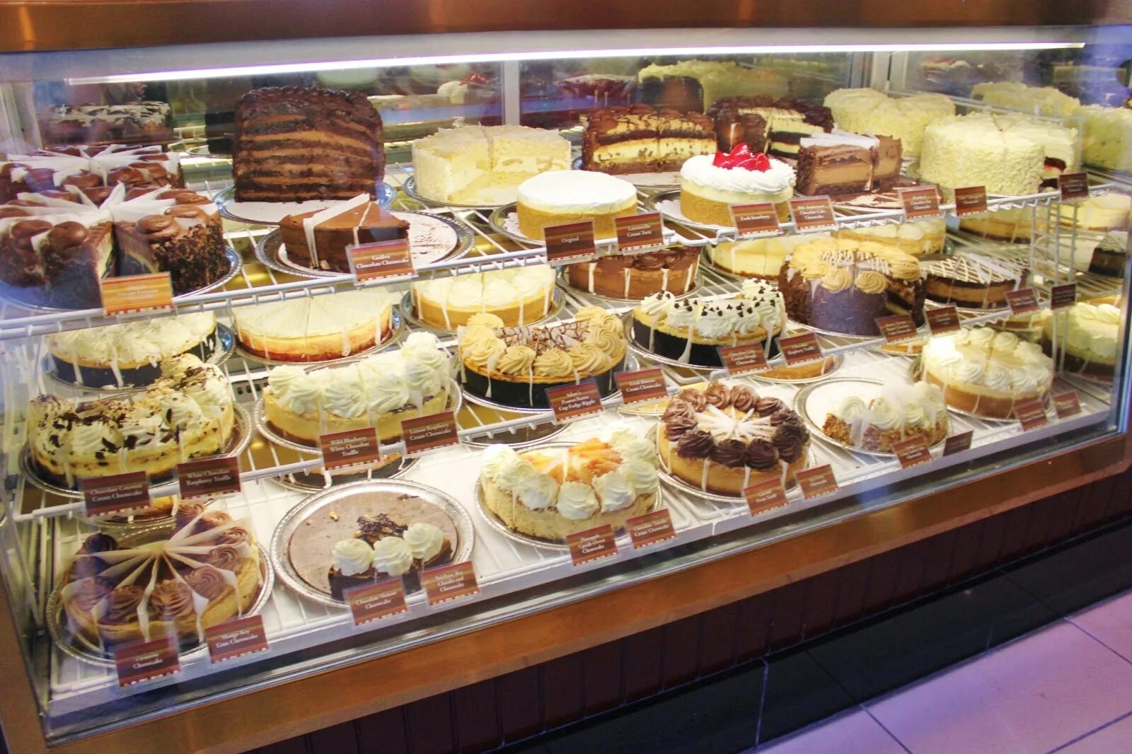 Factory menu. Фабрика чизкейков. чизкейк фэктори дубай. cheesecake factory в москве. the cheesecake factory dubai mall.
