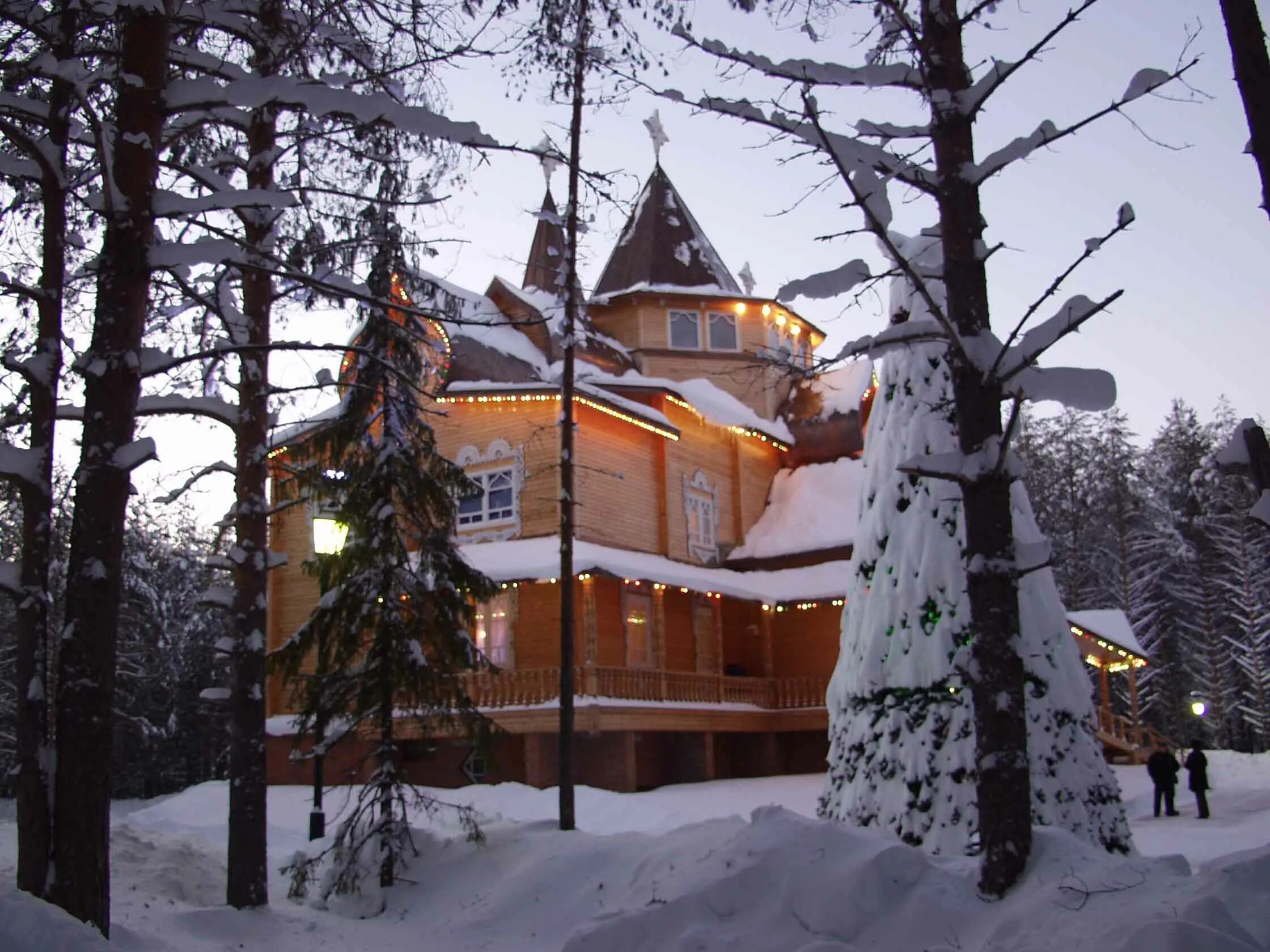 великий устюг резиденция деда мороза экскурсия. новый год резиденция. терем деда мороза в великом устюге. новогодняя резиденция варфейс. великий устюг резиденция деда мороза.