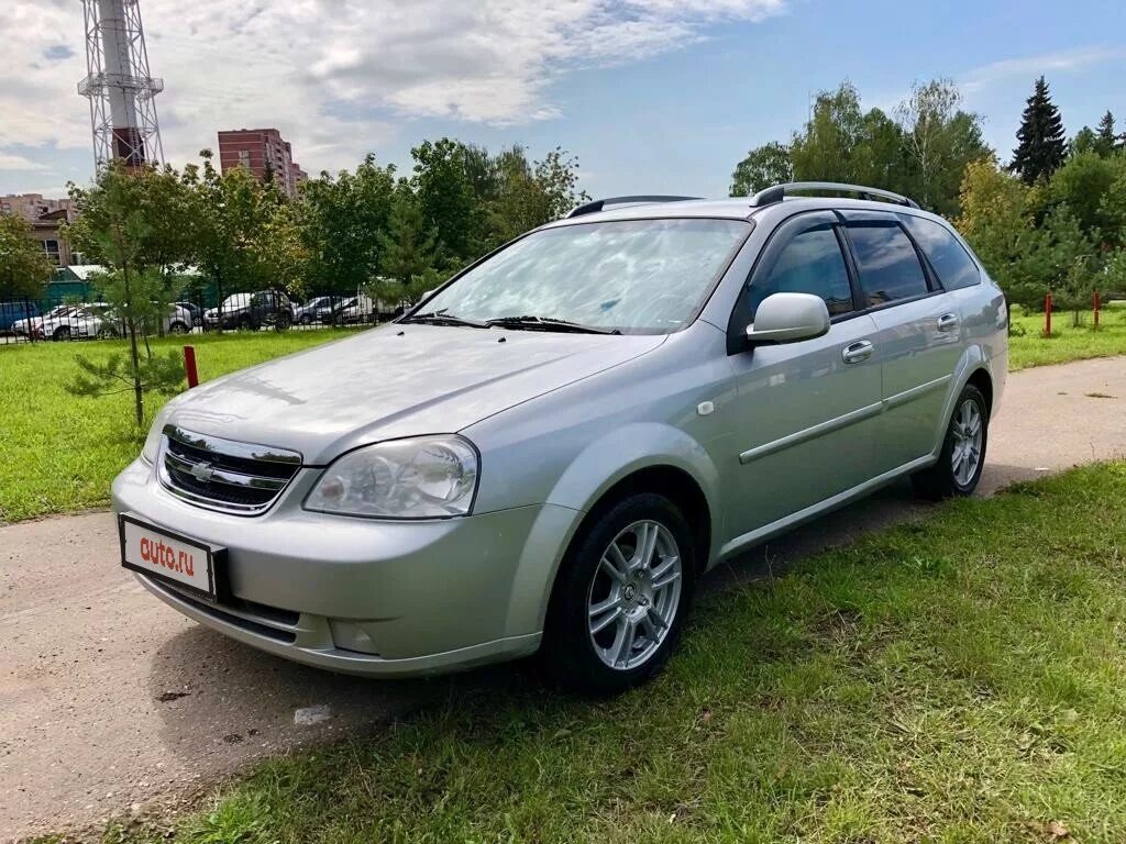 Шевроле лачетти универсал отзывы. Шевроле Лачетти универсал 1.6. Chevrolet Lacetti 2010. Лачетти универсал 2010. Chevrolet Lacetti 2010 универсал.