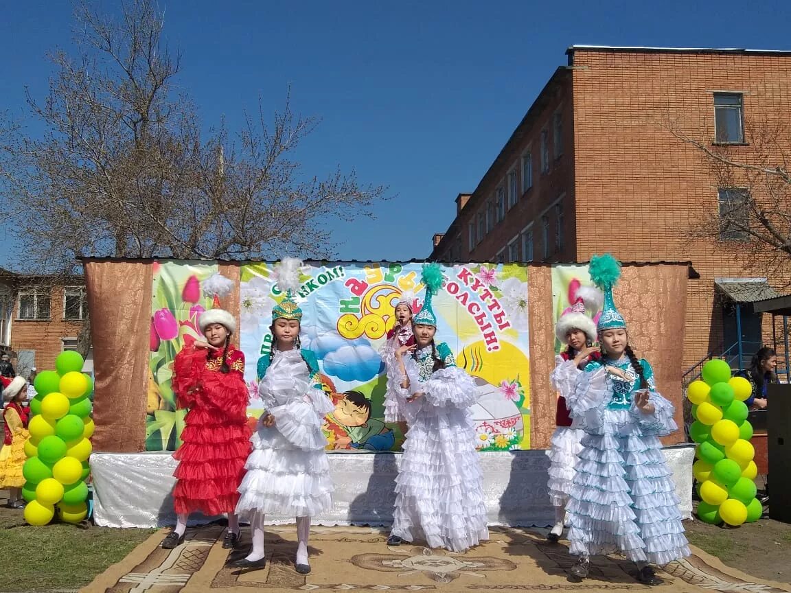 Сценарий наурыз в школе. Сценка к наврузу. Праздник наурыз в казахстане. Сценарий наурыз байрамы. Сценарий праздника наурыз в детском саду.