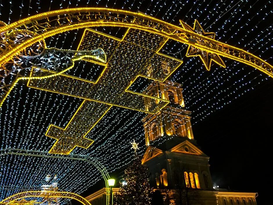 дивеево рождество 2024. дивеево рождество. дивеево монастырь зимой. дивеево рождество 2024. дивеево украшение на рождество.