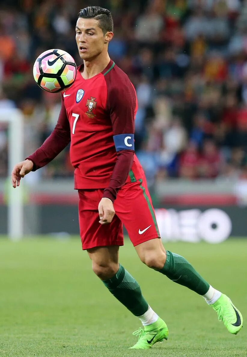 Кристиано Роналдо Португалия. Криштиану Роналду футболисты Португалии. Cristiano Ronaldo Португалия 2022. Роналдо 7.