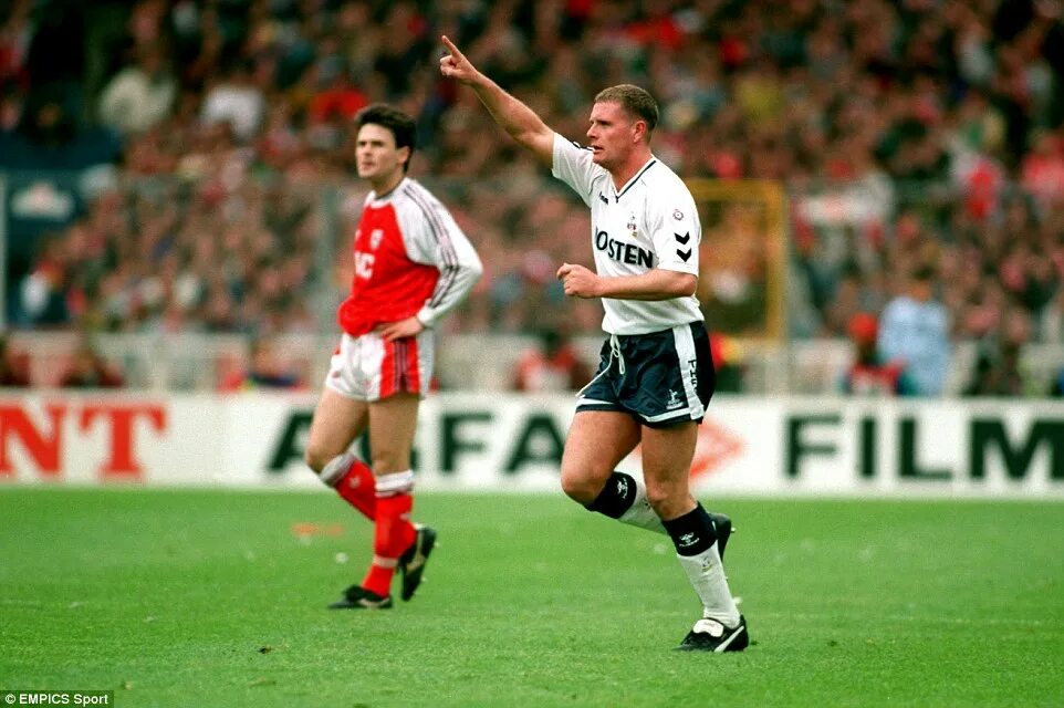 Тоттенхэм хотспур состав. Paul Gascoigne Тоттенхэм. Paul Gascoigne - Tottenham Hotspur f.c.. George best Paul Gascoigne.