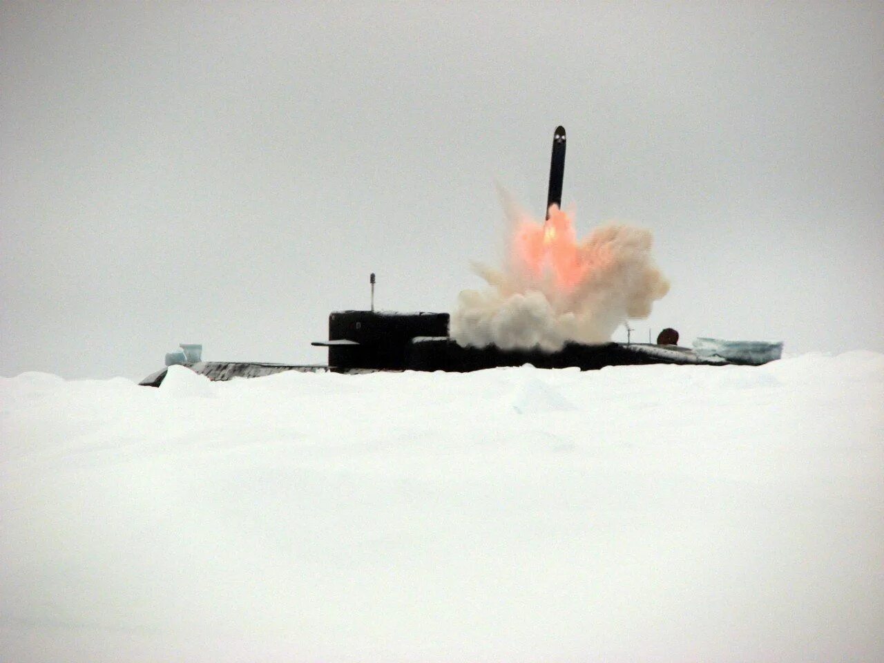 Брпл р-30 «булава». Межконтинентальная баллистическая ракета булава. Булава подводная. Пуск трайдент 2. Подводный старт баллистической ракеты.