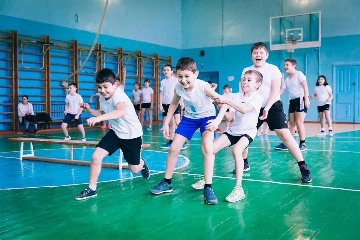 Спортивная школа воспитания. Спортивная школа воспитания. Физкультура в школе. Урок физкультуры. Гимнастика в школе.