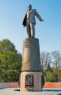 Королев памятники