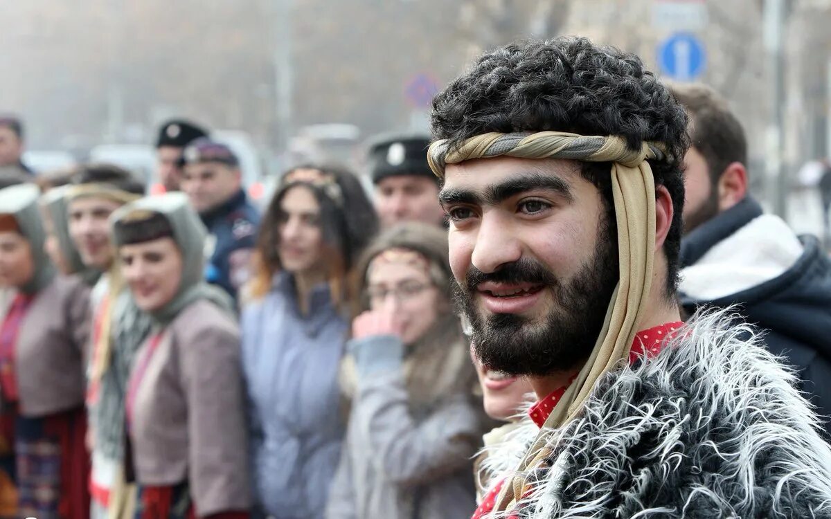 Жители еревана. Бун Барекендан 2022. Жители Армении. Население Армении. Армянские люди.