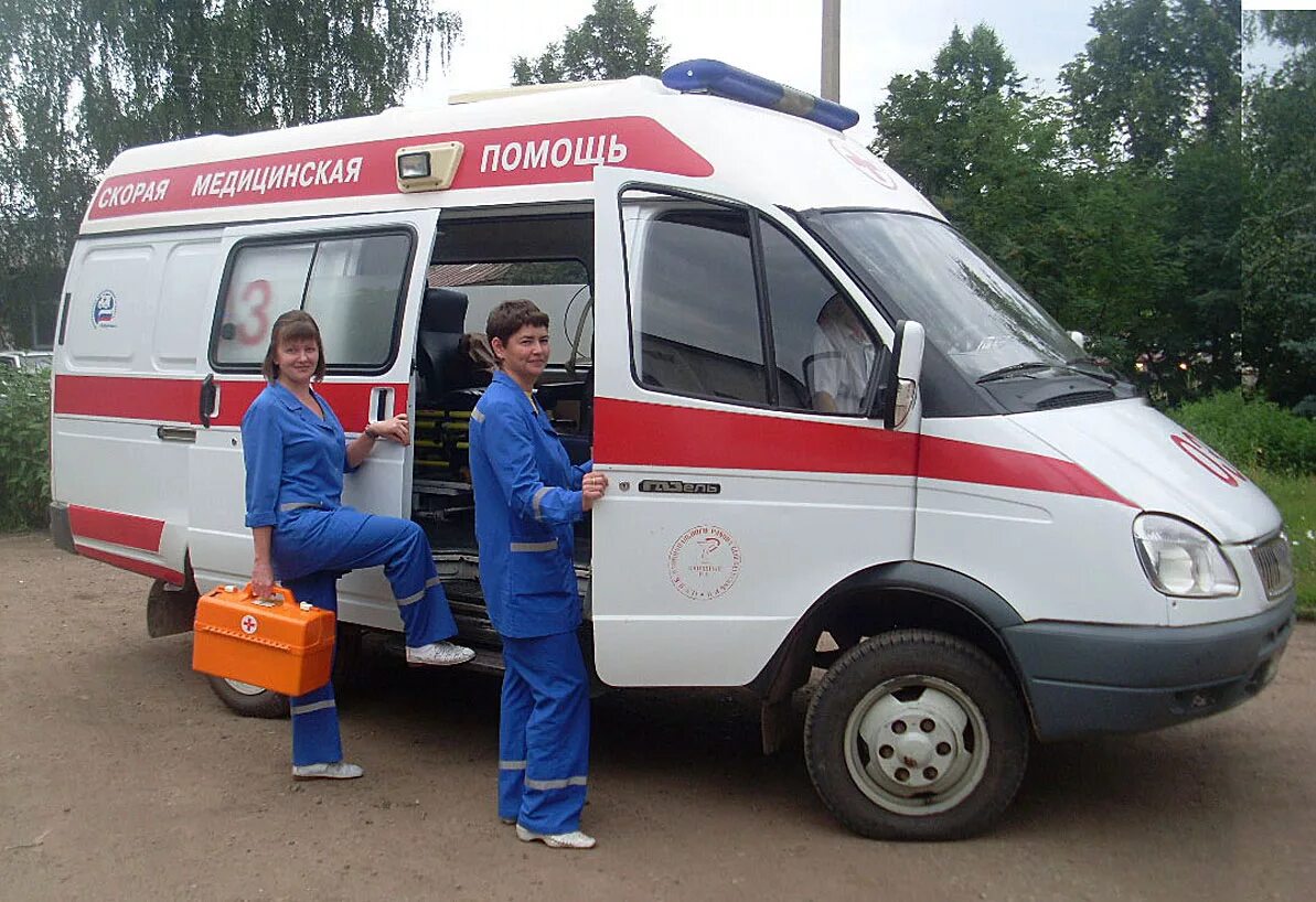 Старший врач скорой. Врач скорой помощи. Скорая медицинская помощь. Скорая медицинская служба.