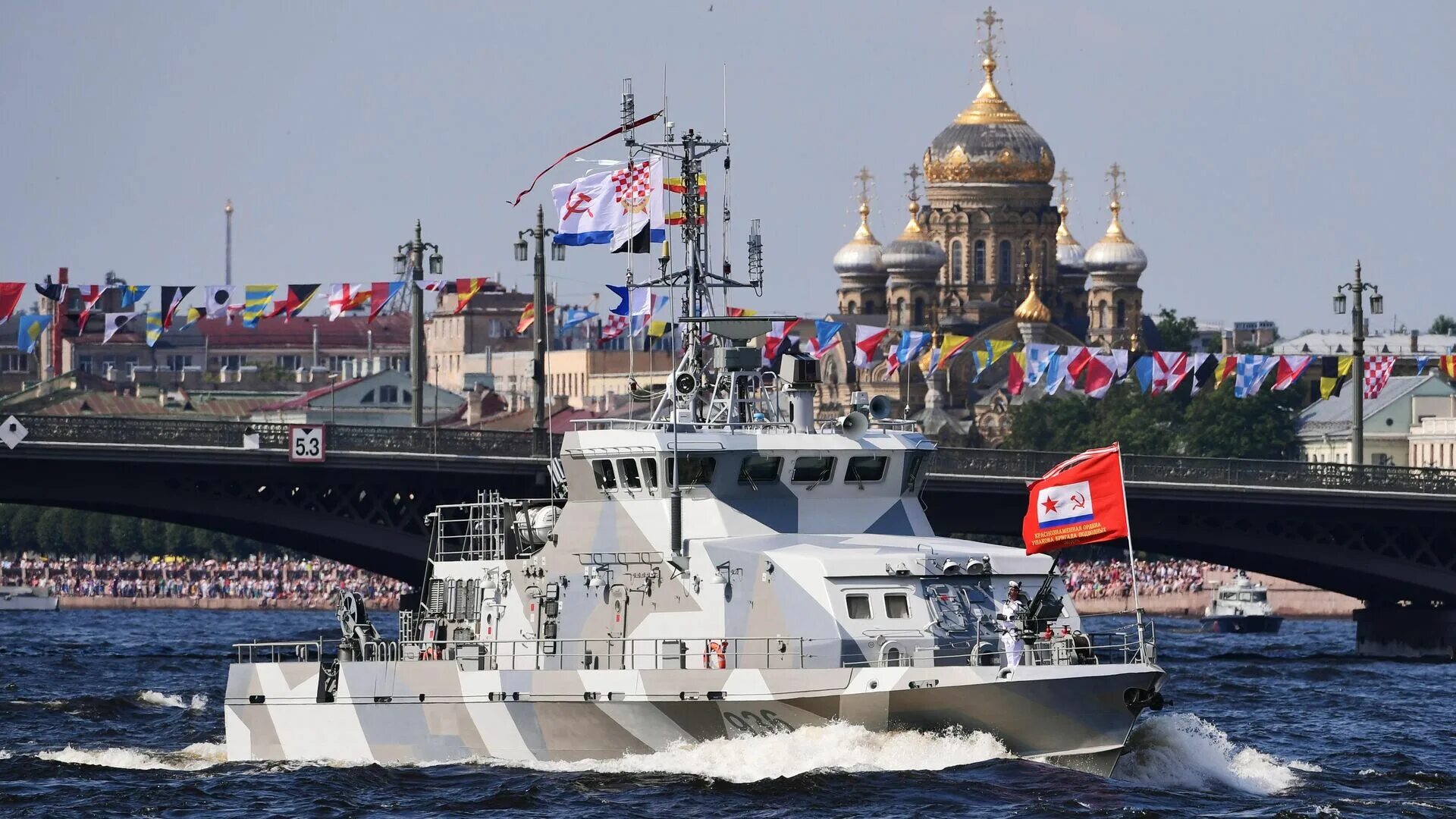 Новый флот россии. Парад ВМФ В Питере. Парад ВМФ катер Путина Кронштадт. Военно-морской парад в Санкт-Петербурге 2021. ВМФ 2022 В Санкт-Петербурге.