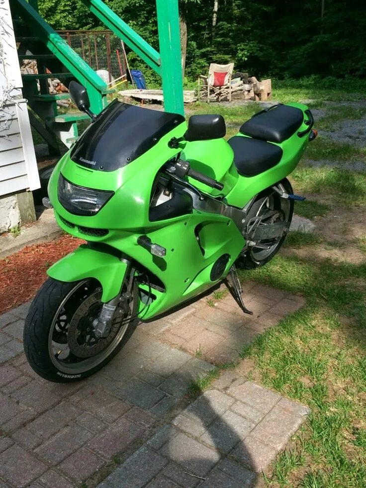 Kawasaki zx-14r зеленый. Zx14r kawasaki. Цвет кавасаки. Кавасаки zx6r. Kawasaki ninja 300 abs.