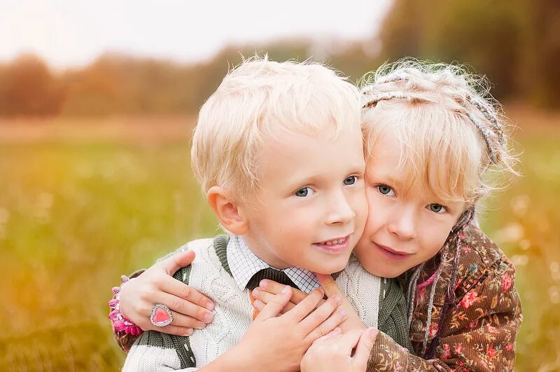 сестрички мужик. лаки блю смит с женой. близнецы парень и девушка. сестрички мужик. уильям франклин миллер и meika woollard.