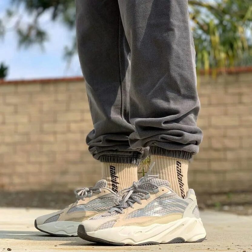 Adidas Yeezy Boost 700. Adidas Yeezy Boost 700 v2 Cream. Adidas Yeezy Boost v700.