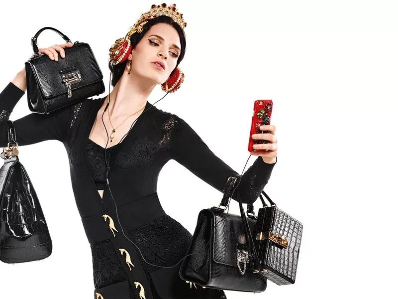 модные аксессуары. фирменные сумки женские бренды. брендовые вещи. много брендовых вещей. люксовые вещи и бренды.