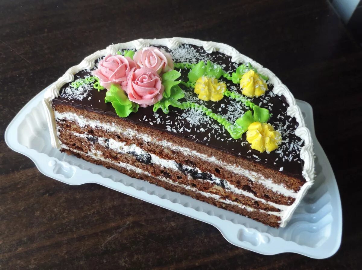 Торт балкон. Торт. Половина торта. Торт половинка. Торт пластовой.