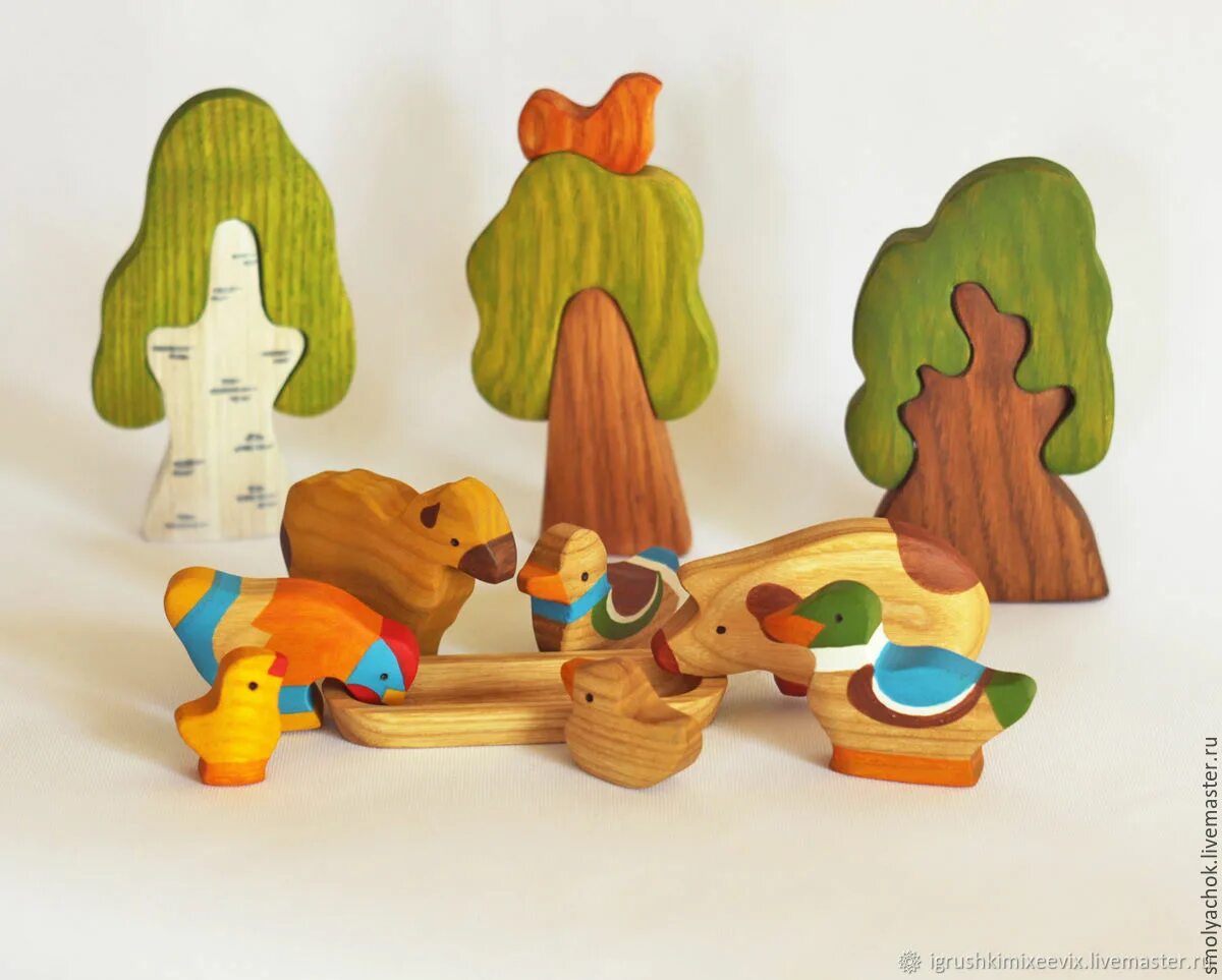 Деревянная игрушка где. Деревянные игрушки. Игрушки из дерева. Детские игрушки из дерева. Игрушки из дерева для детей.