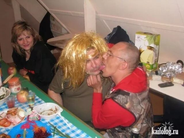 веселая подборка фото. смешные люди из одноклассников. придурки в одноклассниках. одноклассники фото приколы. старуха в школьной форме.