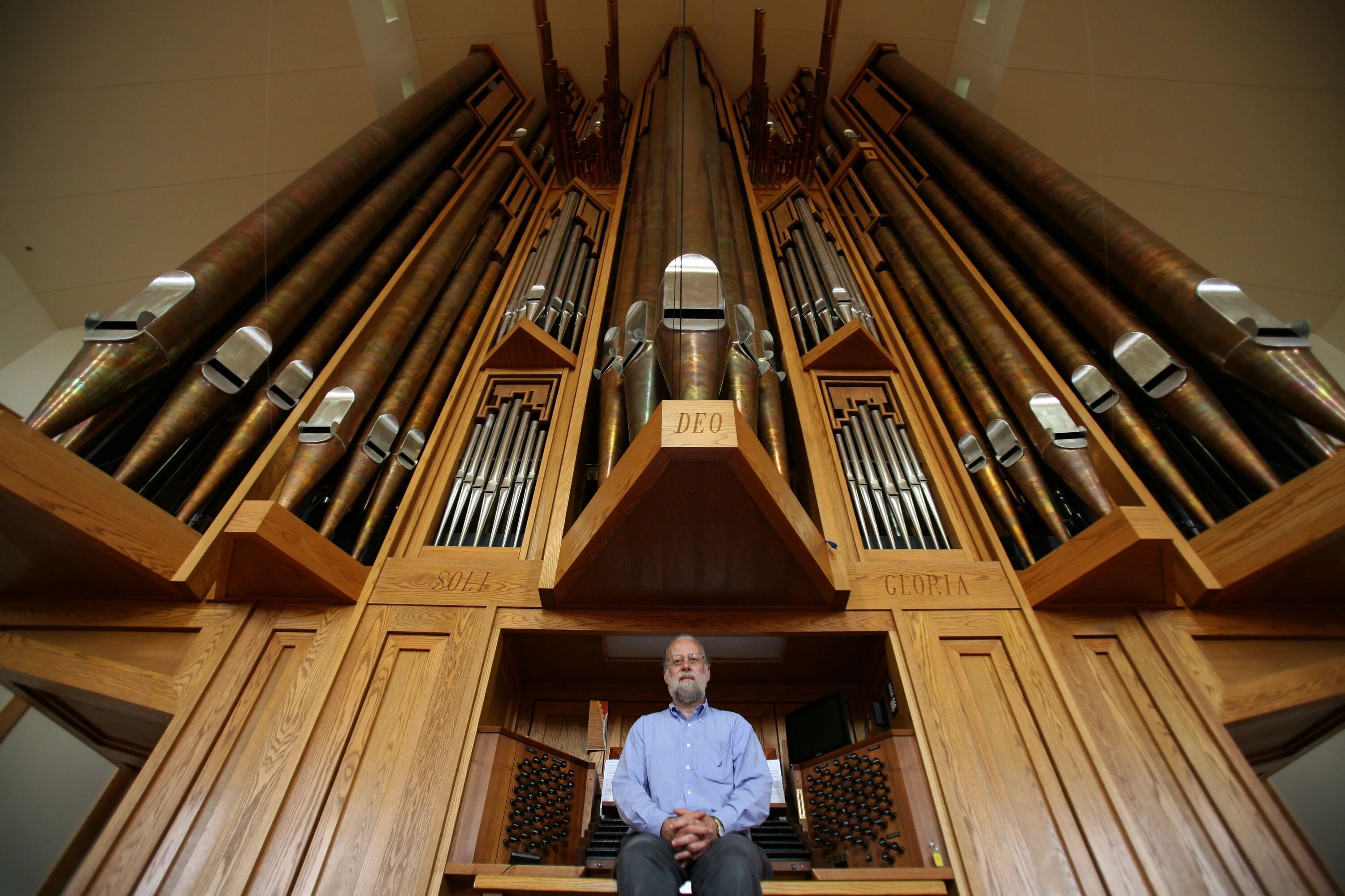 Паоло баччанелла орган. Как называется большой музыкальный инструмент. Орган в концертном зале бордуок города атлантик-сити. Орган концертного зала бордуок. Как называется большой музыкальный инструмент.