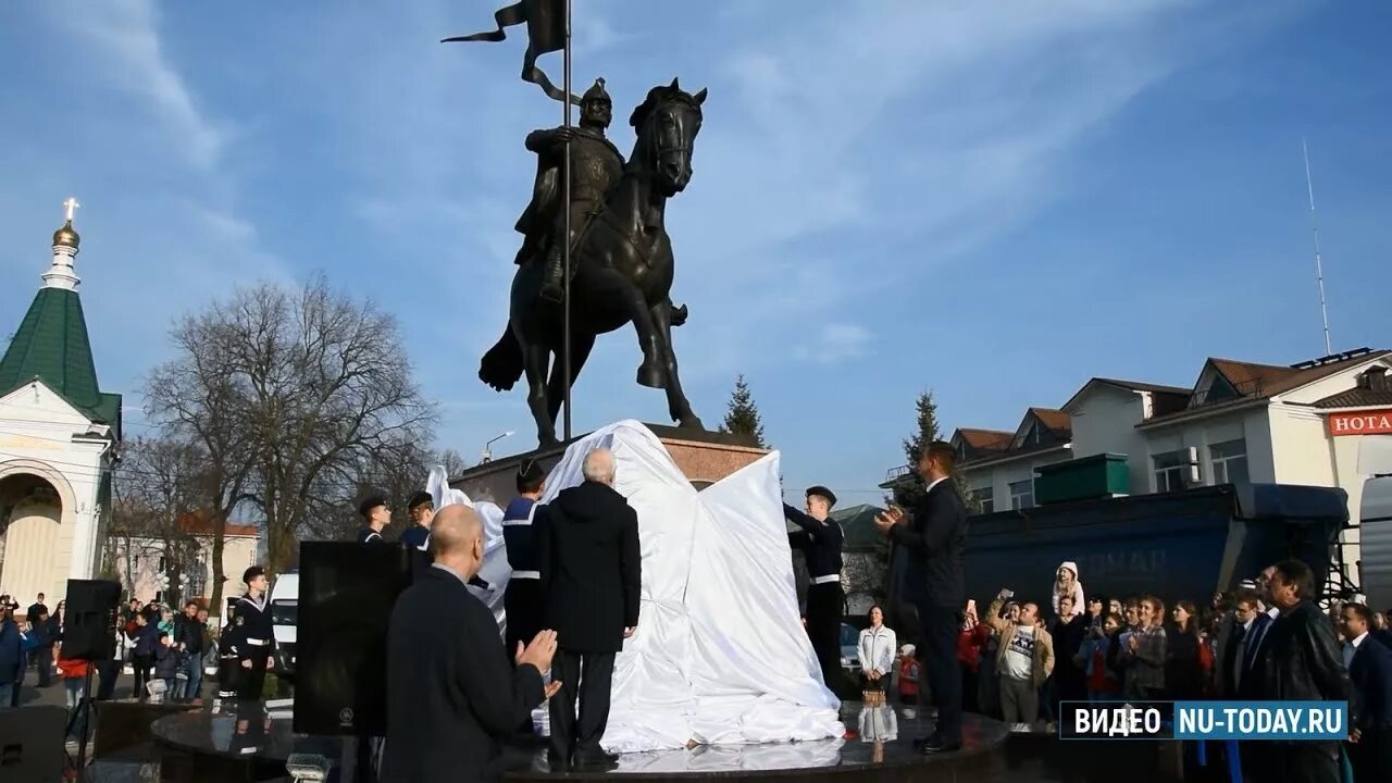 Свет новая усмань. Село новая Усмань. Площадь новой Усмани Воронежской области. Воронежская область село Усмань.