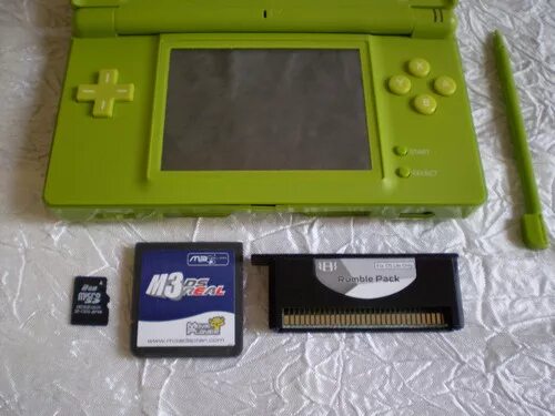 Nintendo DS Lite Lime Green. Нинтендо игровая консоль 2004 год раскладушка. Nintendo 2005. Нинтендо складная. Nintendo lite купить прошитую