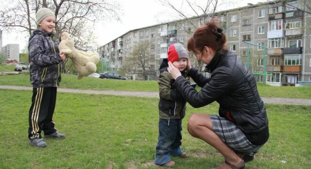 Школьники должны были посадить 200 деревьев они. Детский сад 15 Первоуральск.